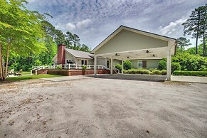 Private Walterboro Estate w/ Deck + Fire Pit!