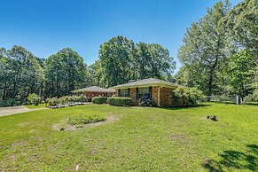 Charming Retreat w/ Patio: Near Grambling/ruston!