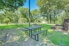 Charming Retreat w/ Patio: Near Grambling/ruston!