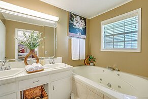 Charming Retreat w/ Patio: Near Grambling/ruston!