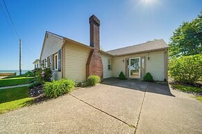 Lake Erie Escape: Family-friendly Home w/ Patio