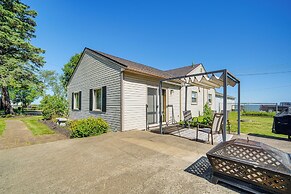 Family-friendly Lake Erie Home: Patio & Game Room!