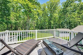 Expansive Fontana Home < 2 Mi to Geneva Lake!