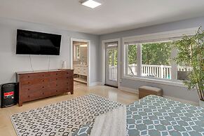 Expansive Fontana Home < 2 Mi to Geneva Lake!