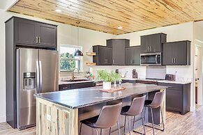 Riverfront Murfreesboro Cabin w/ Fire Pit