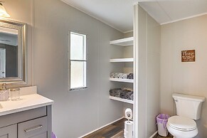 Elloree Vacation Rental ~ 7 Mi to Lake Marion!