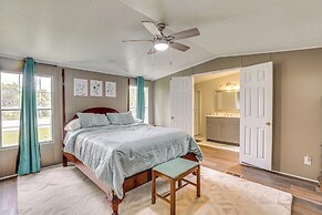 Elloree Vacation Rental ~ 7 Mi to Lake Marion!