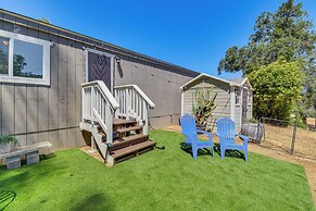 La Grange Home w/ Covered Patio & Gas Grill!