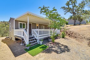 La Grange Home w/ Covered Patio & Gas Grill!