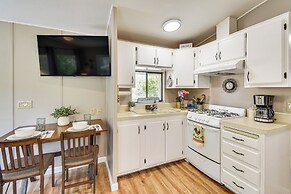 La Grange Home w/ Covered Patio & Gas Grill!