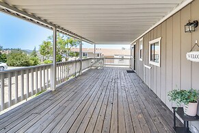 La Grange Home w/ Covered Patio & Gas Grill!