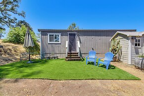 La Grange Home w/ Covered Patio & Gas Grill!