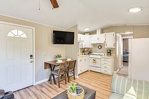 La Grange Home w/ Covered Patio & Gas Grill!