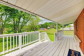 Cozy Clearfield Apartment - 3 Mi to Downtown!