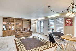 Remote Texas Retreat: Hot Tub, Deck, Grill!