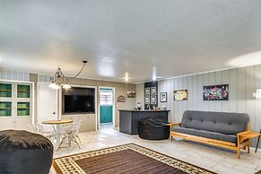 Remote Texas Retreat: Hot Tub, Deck, Grill!