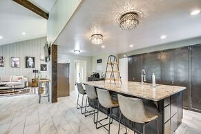 Remote Texas Retreat: Hot Tub, Deck, Grill!