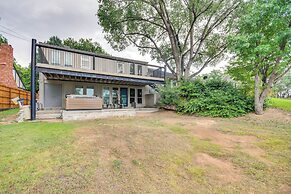 Remote Texas Retreat: Hot Tub, Deck, Grill!