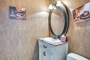 Remote Texas Retreat: Hot Tub, Deck, Grill!