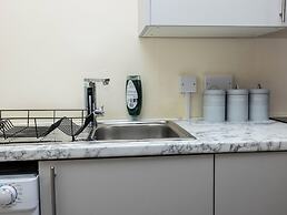 1 Bed-4guests-sofabed-wifi-closetocity-parking