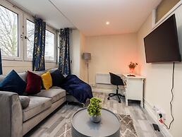 1 Bed-4guests-sofabed-wifi-closetocity-parking