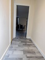 1 Bed-4guests-sofabed-wifi-closetocity-parking