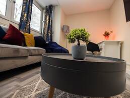 1 Bed-4guests-sofabed-wifi-closetocity-parking