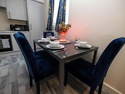 1 Bed-4guests-sofabed-wifi-closetocity-parking