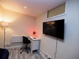 1 Bed-4guests-sofabed-wifi-closetocity-parking