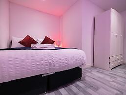 1 Bed-4guests-sofabed-wifi-closetocity-parking