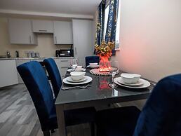 1 Bed-4guests-sofabed-wifi-closetocity-parking