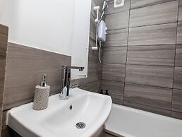 1 Bed-4guests-sofabed-wifi-closetocity-parking
