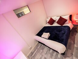 1 Bed-4guests-sofabed-wifi-closetocity-parking
