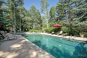 104 Lodge At Brookside 2 Bedroom Condo by RedAwning