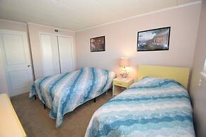 Thunder Island 81b 2 Bedroom Condo by RedAwning