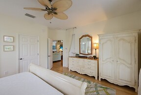 Villa Livella 3 Bedroom Home by RedAwning