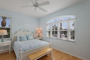 Villa Livella 3 Bedroom Home by RedAwning