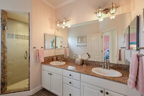 Villa Livella 3 Bedroom Home by RedAwning