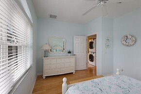 Villa Livella 3 Bedroom Home by RedAwning