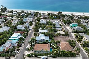 Villa Livella 3 Bedroom Home by RedAwning