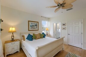 Villa Livella 3 Bedroom Home by RedAwning