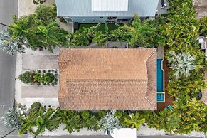 Villa Livella 3 Bedroom Home by RedAwning