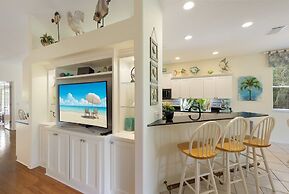 Villa Livella 3 Bedroom Home by RedAwning