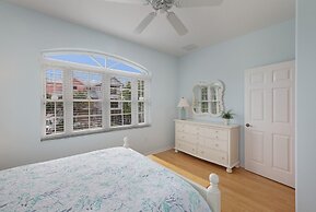 Villa Livella 3 Bedroom Home by RedAwning