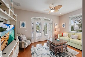 Villa Livella 3 Bedroom Home by RedAwning