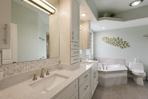 Villa Livella 3 Bedroom Home by RedAwning