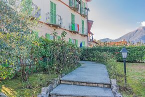 Green Rose by Wonderful Italy