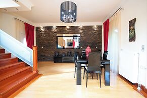 Le Chateaux by Corfuescapes