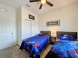 Summer Dreams 3 Bed Condo in Windsor Hills