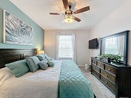 Summer Dreams 3 Bed Condo in Windsor Hills